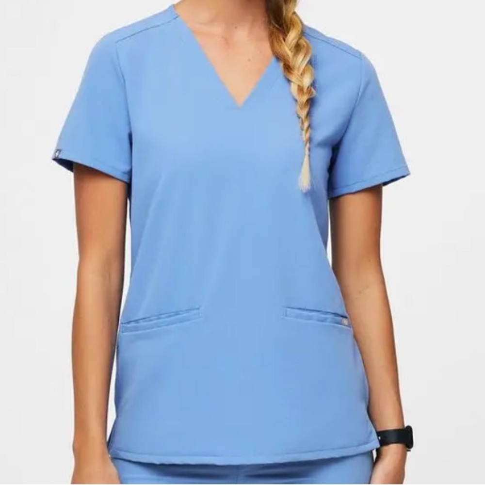 Figs Casma Three-Pocket Scrub Top